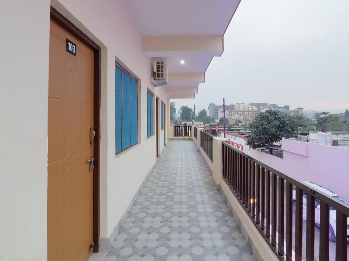 Oyo 84661 Lakshmi Home Stay Jhājra Exterior photo